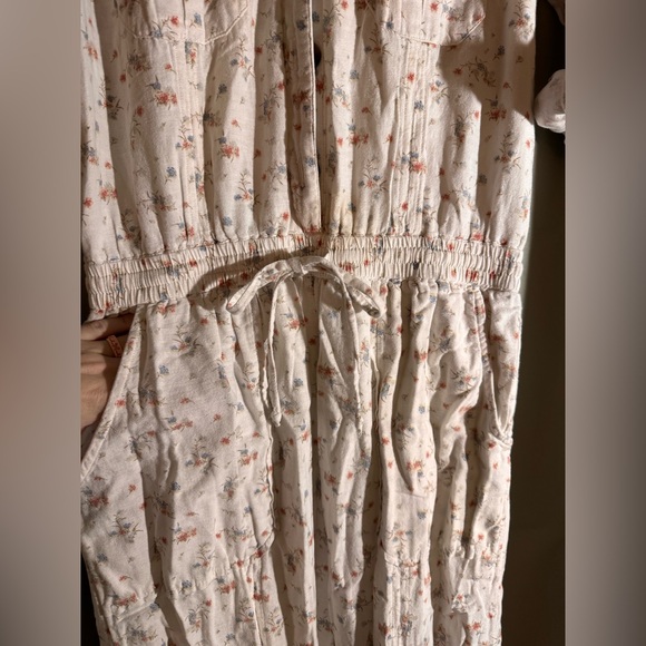 American Eagle Floral Romper - Picture 4 of 6